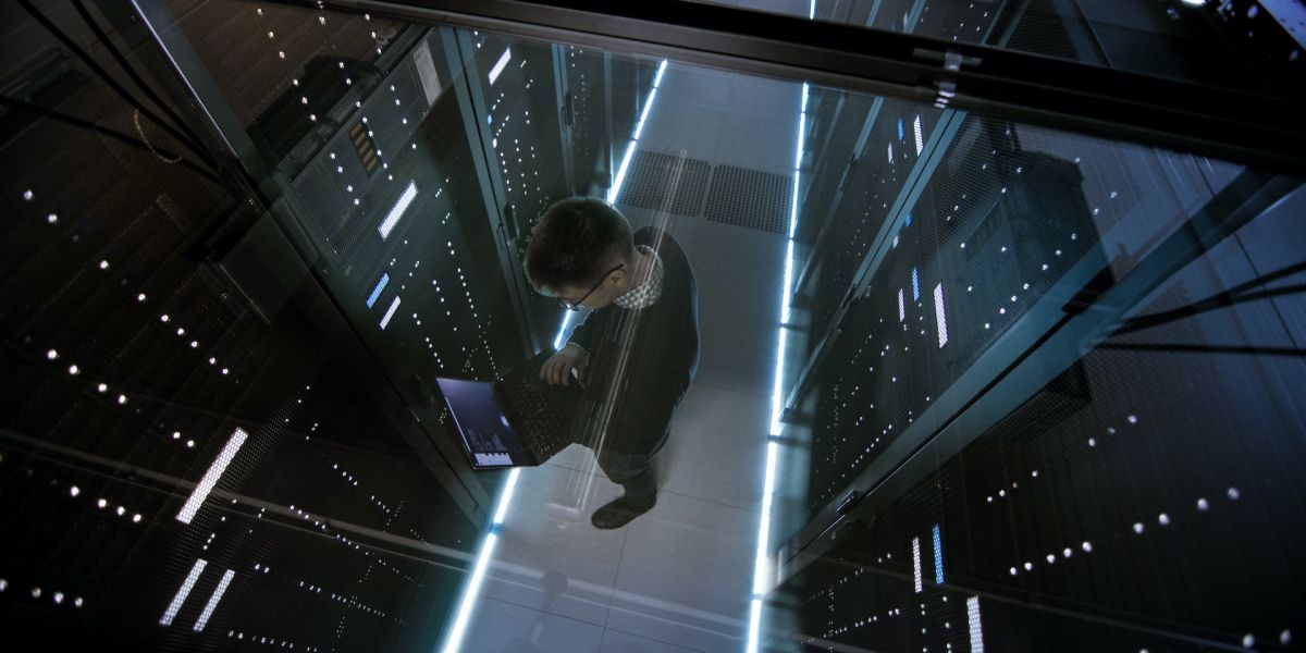 IT, azaz az információs technológia: a modern világ technológiai szívverése