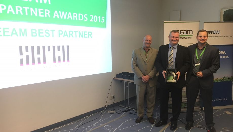 Folytatódott a díjeső